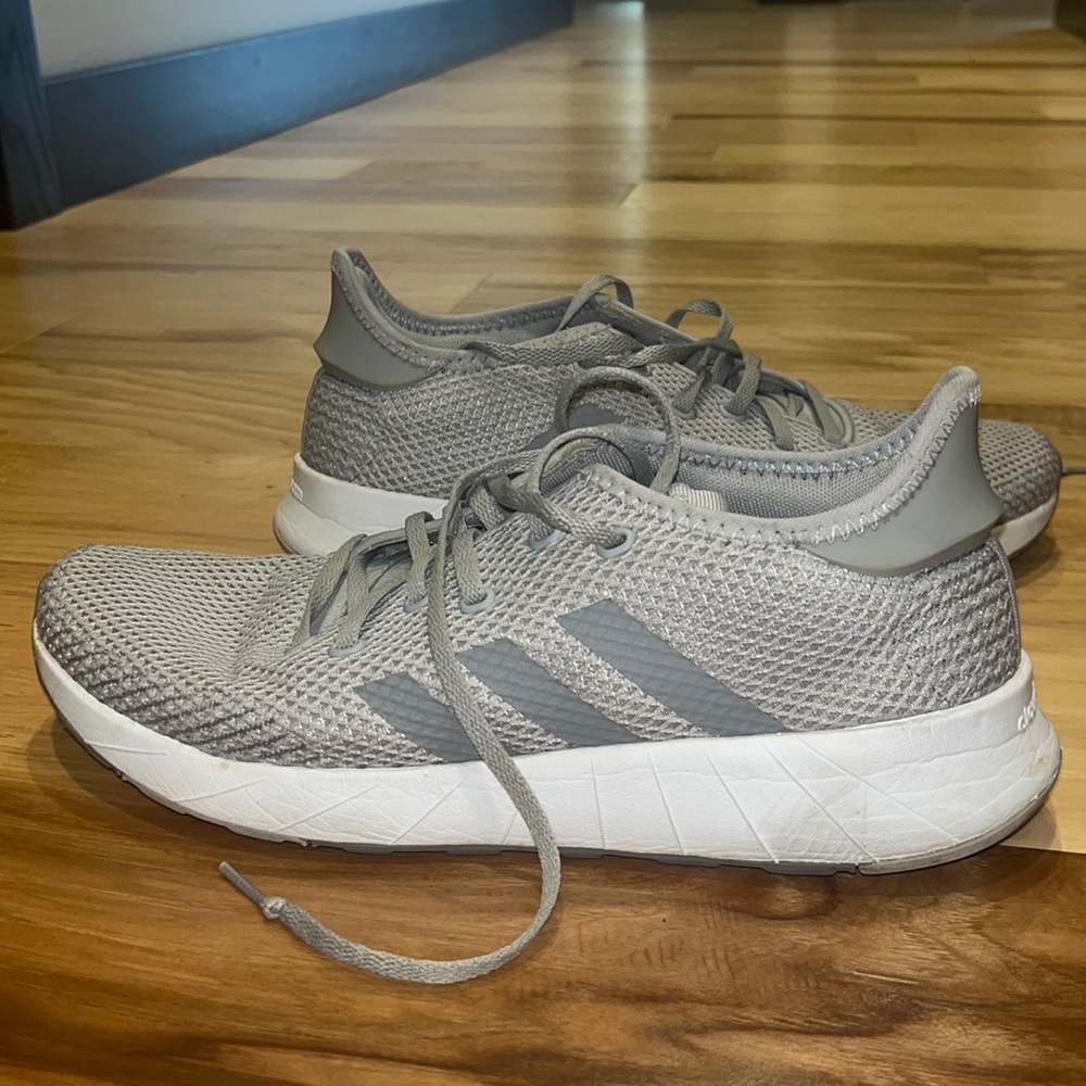 Adidas Women Questar X BYD Sneaker Shoes Grey- Size 10